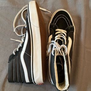 VANS HIGH TOP SHOES SIZE mens 6.5 or women’s 8